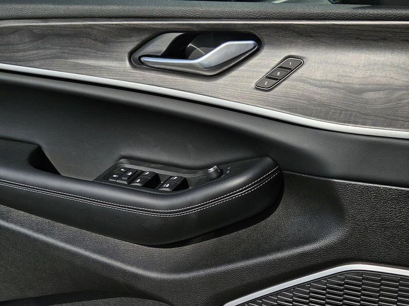 2025 Jeep Grand Cherokee L Limited 4x4Image 20