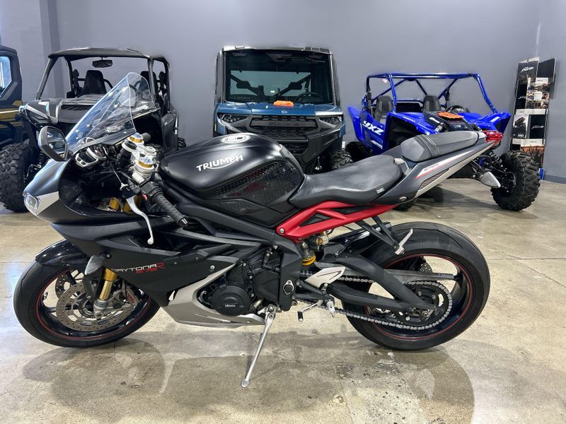 2017 Triumph DAYTONA 675 R Image 20