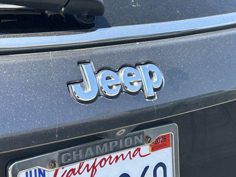 Used 2018 Jeep Compass LatitudeImage 5