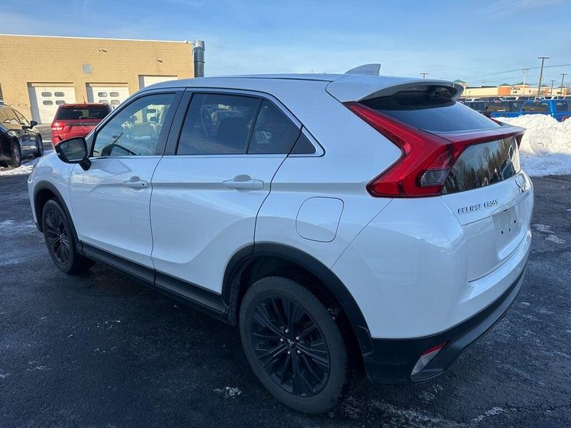 2020 Mitsubishi Eclipse Cross LEImage 14