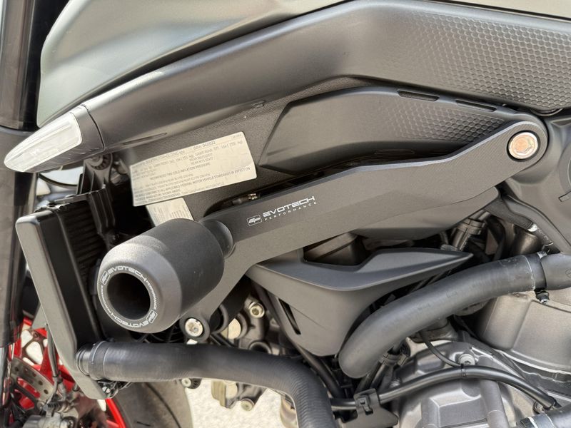 2022 Ducati Monster 937 