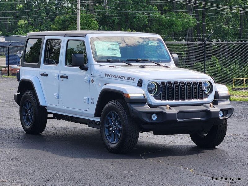 New 2026 Jeep Wrangler 4-door 85th Anniversary Edition