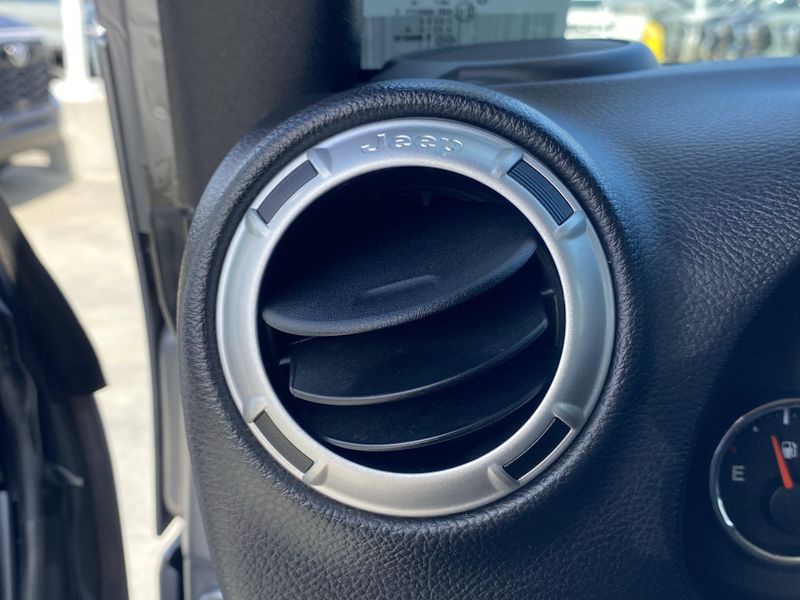 Used 2016 Jeep Wrangler Unlimited SaharaImage 22