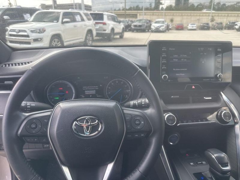 Used 2022 Toyota Venza XLEImage 10