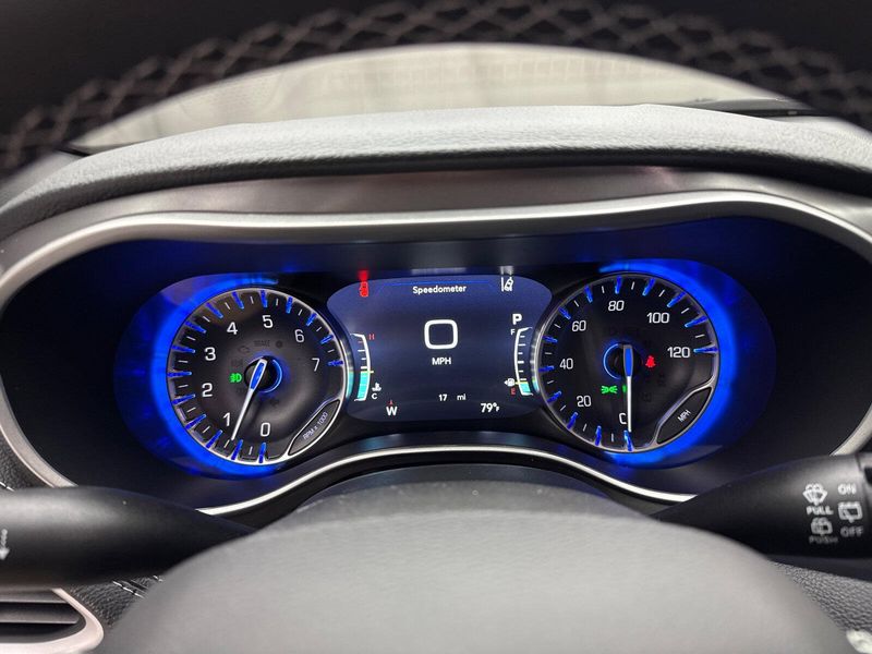 2025 Chrysler Pacifica SelectImage 11