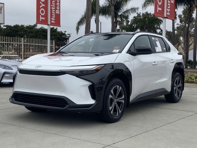 New 2025 Toyota bZ4X XLEImage 6