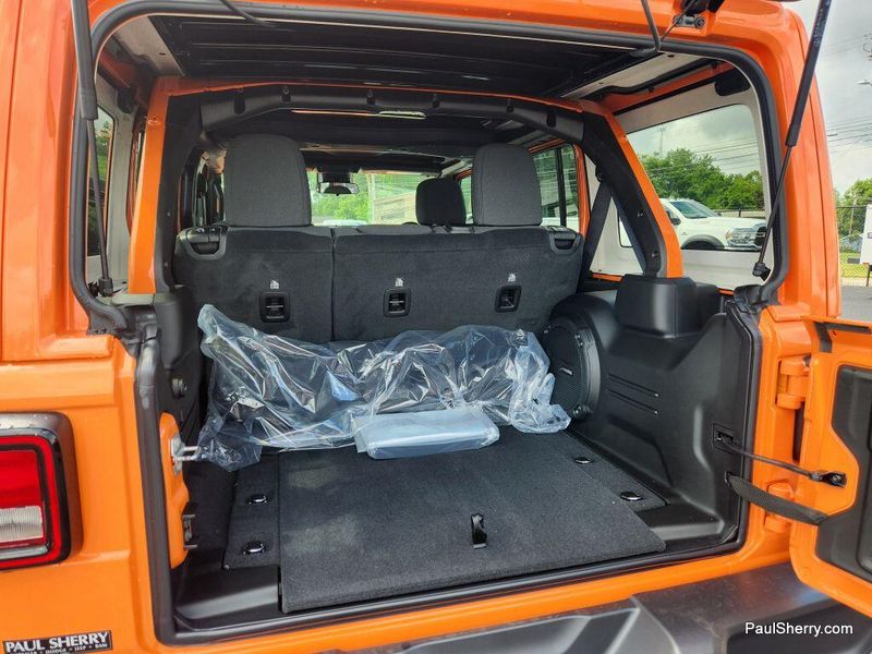 New 2025 Jeep Wrangler 4-door WillysImage 21