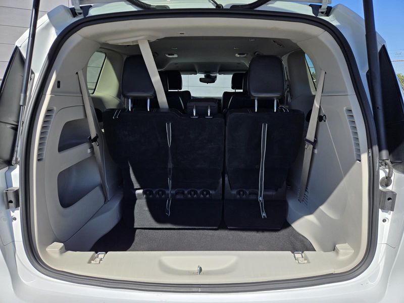 Used 2023 Chrysler Pacifica Touring L FWD