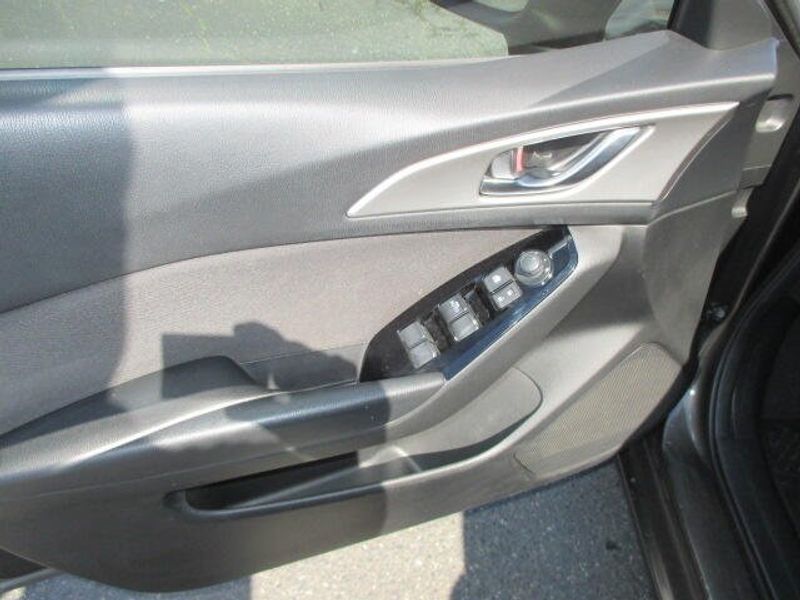 Used 2017 Mazda Mazda3 SportImage 14