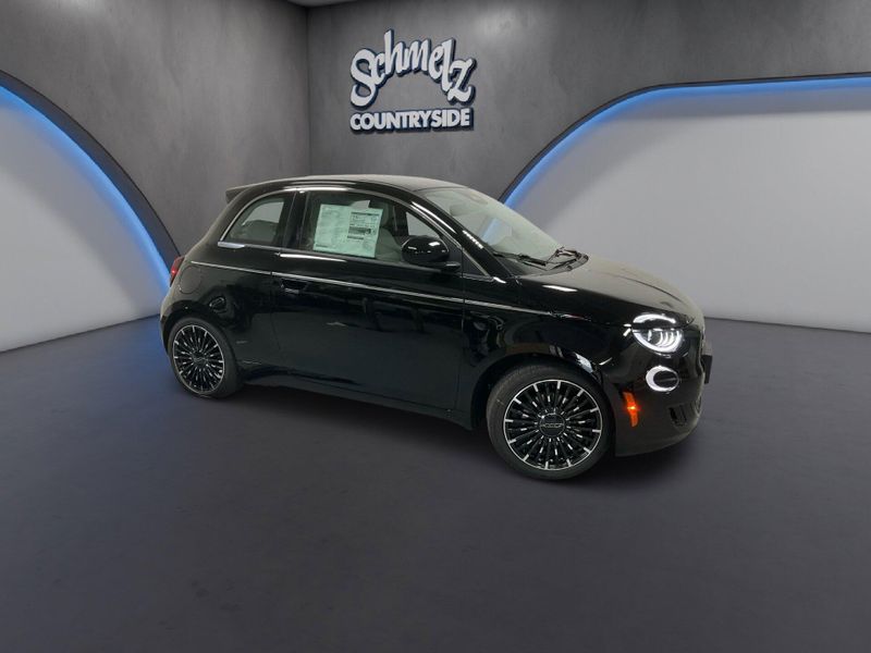 New 2026 Fiat 500e IconaImage 2