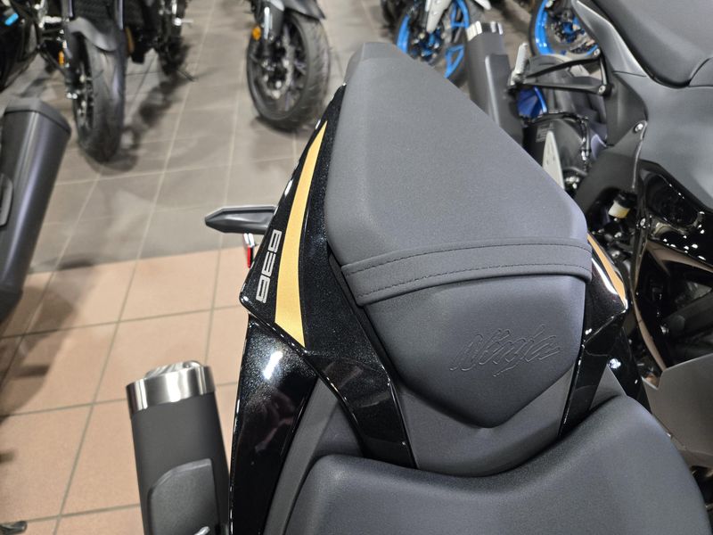 NEW 2026 KAWASAKI NINJA ZX6R Image 6