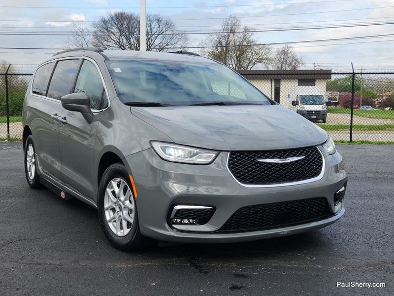 Used 2022 Chrysler Pacifica Touring L