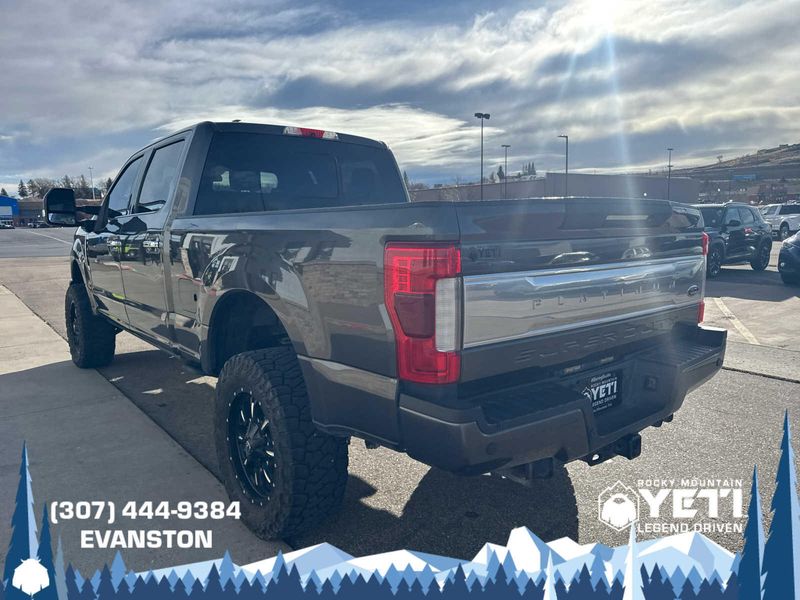 2017 Ford F-350 Platinum photo 4