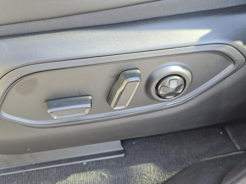 New 2026 Jeep Grand Cherokee Laredo Altitude 4x4