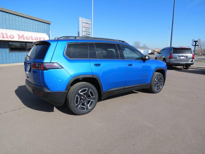 New 2026 Jeep Cherokee Limited 4x4Image 4