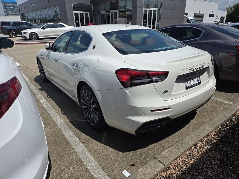 Used 2022 Maserati Ghibli Modena Q4Image 4