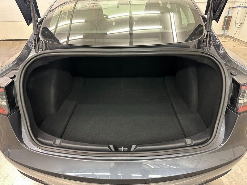 2018 Tesla Model 3 Long RangeImage 17