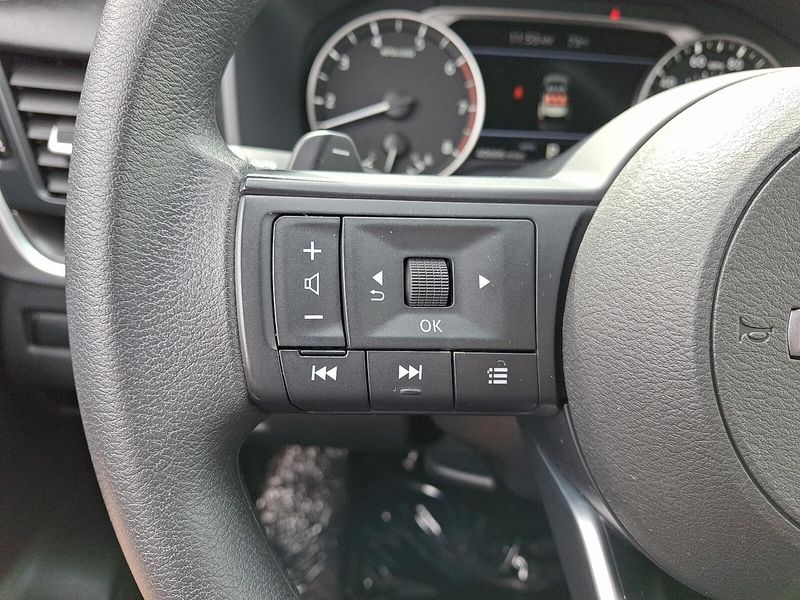 2024 Nissan Rogue SV AWD photo 18