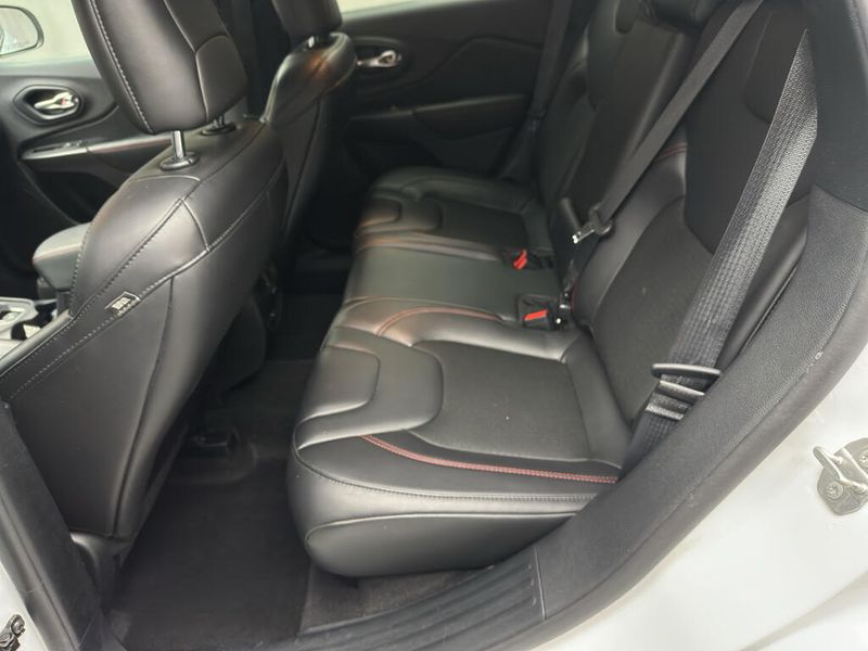Used 2020 Jeep Cherokee TrailhawkImage 13