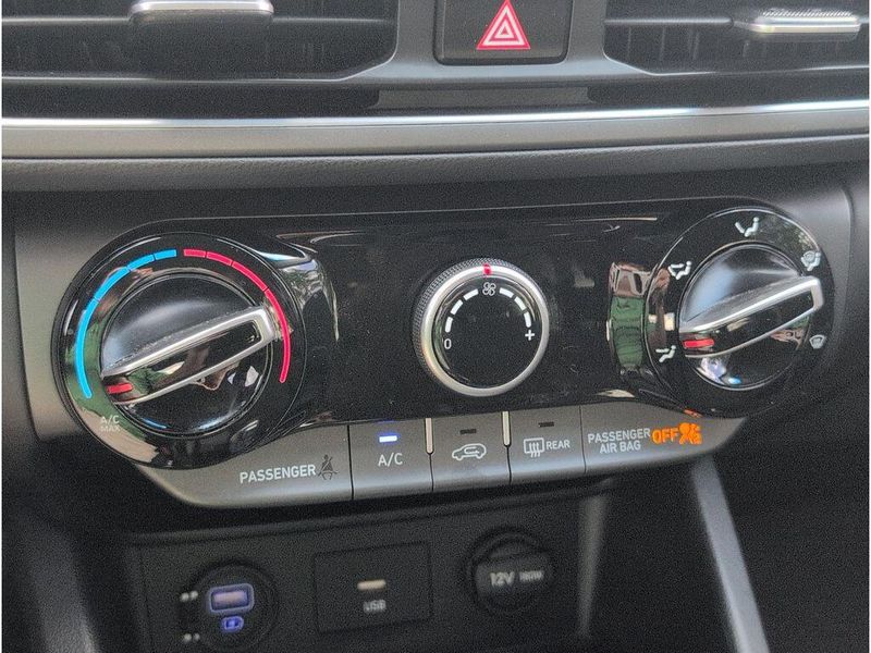 Used 2022 Hyundai Kona SELImage 16