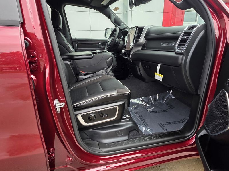New 2025 RAM 1500 LaramieImage 16
