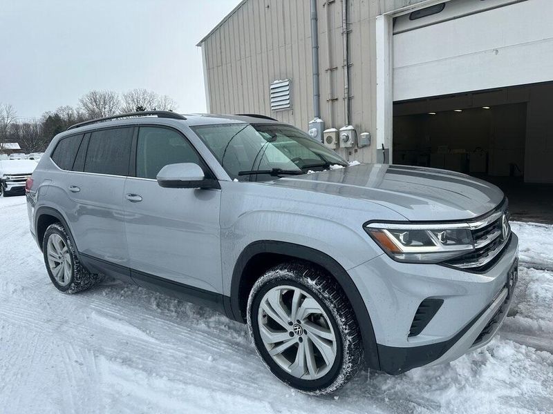 2022 Volkswagen Atlas 3.6L V6 SE w/TechnologyImage 1