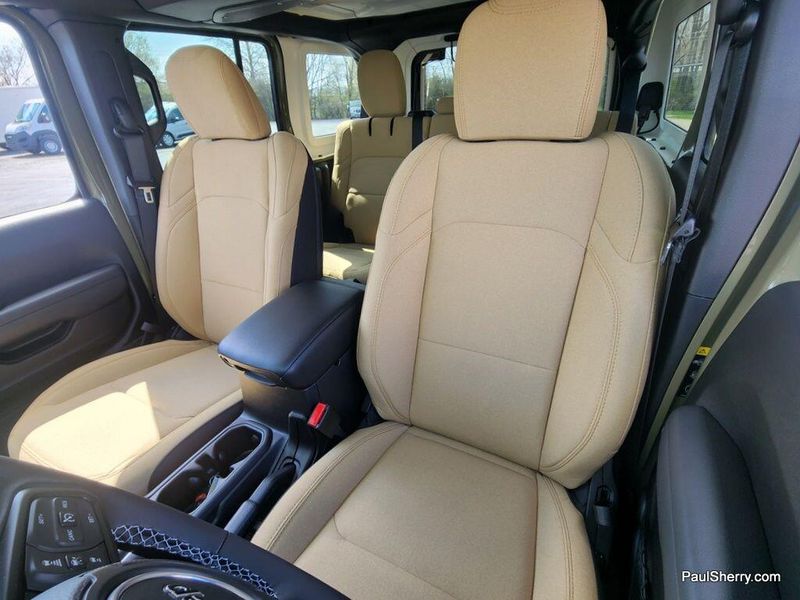 2025 Jeep Wrangler 4-door Willys 