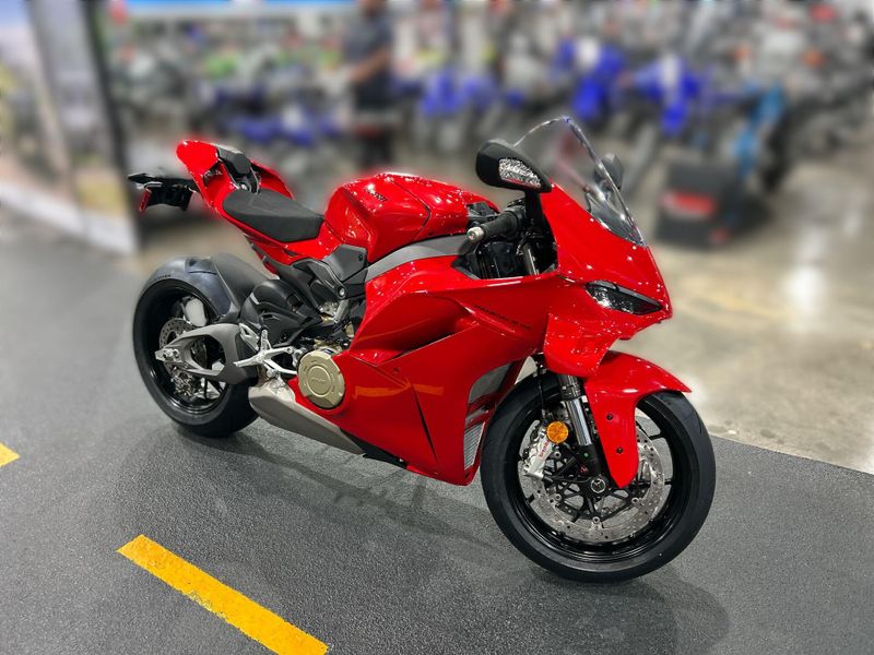 New 2026 Ducati PANIGALE V4 Image 10
