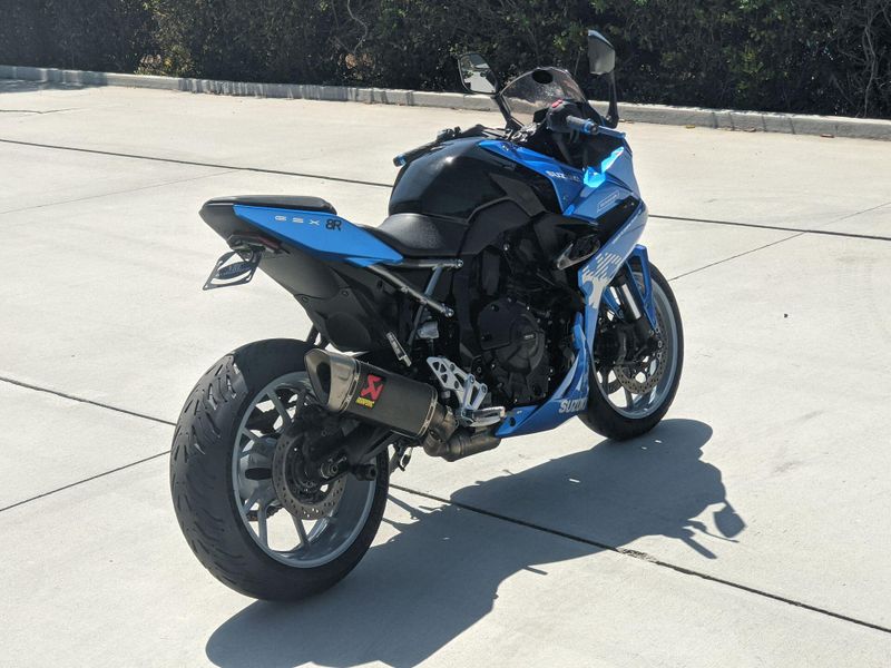 Used 2024 Suzuki GSX-8R Image 17