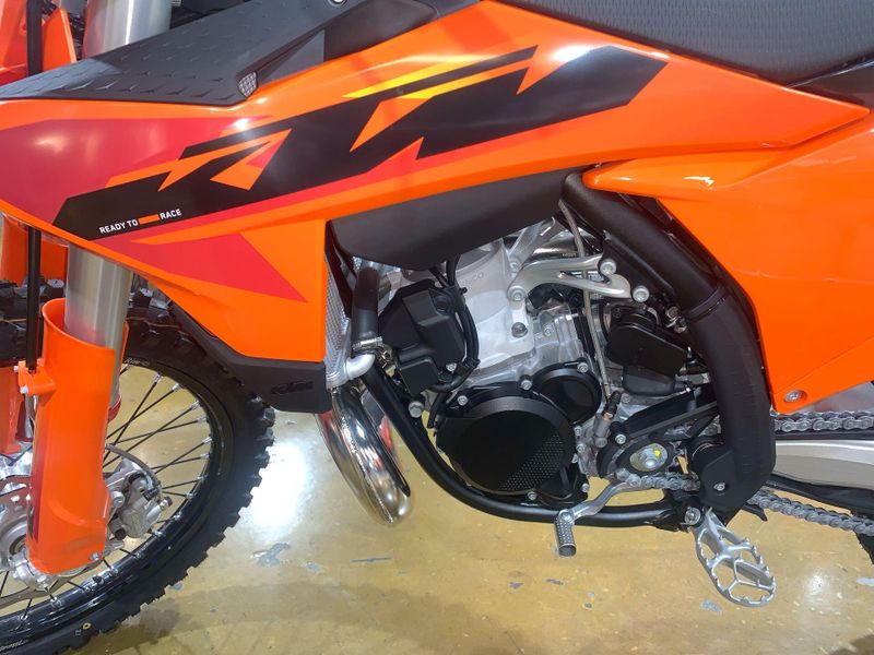 2025 KTM 300 SX Image 12