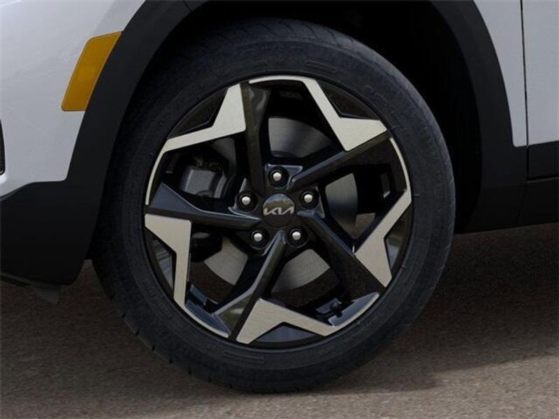 2025 Kia Seltos SImage 9