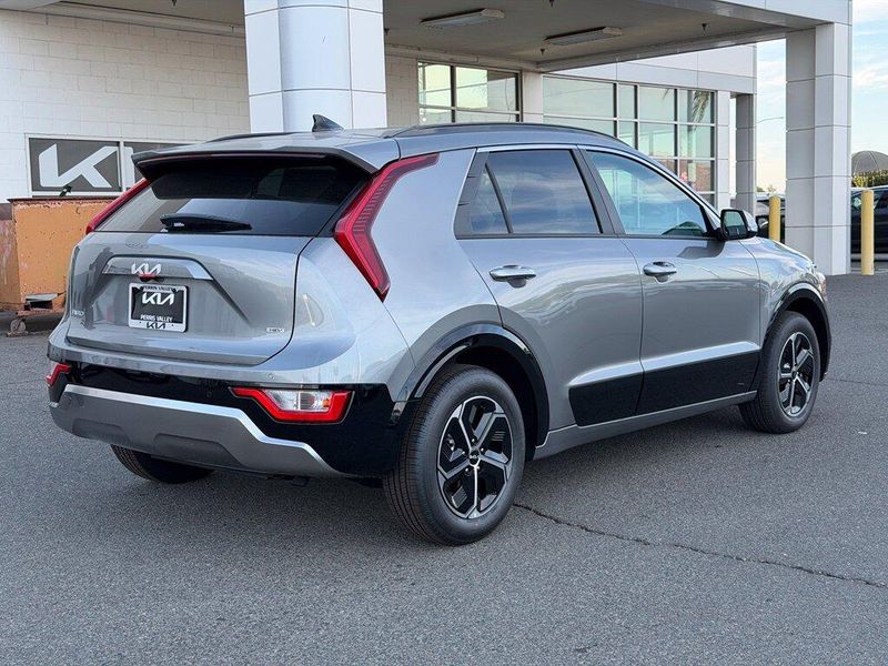 New 2026 Kia Niro SXImage 7