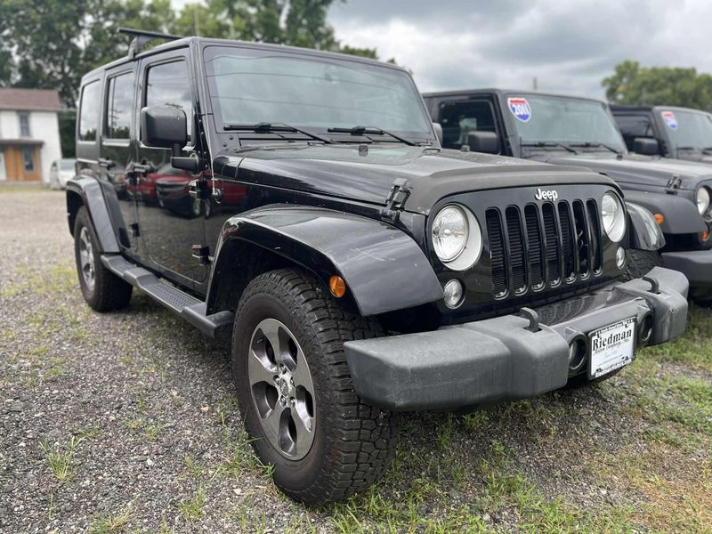 Used 2016 Jeep Wrangler Unlimited Image 1