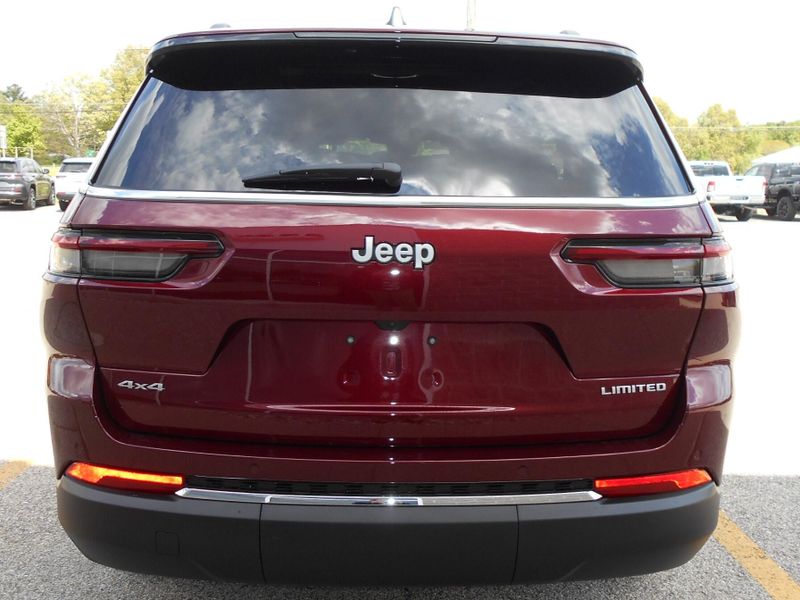 2025 Jeep Grand Cherokee L Limited 4x4Image 35