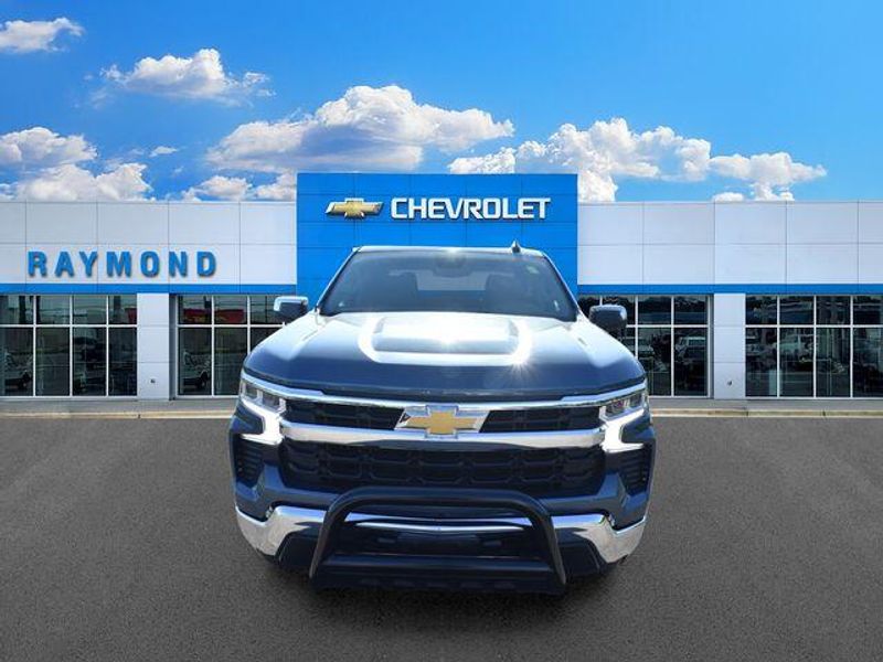 Used 2024 Chevrolet Silverado 1500 LTImage 8