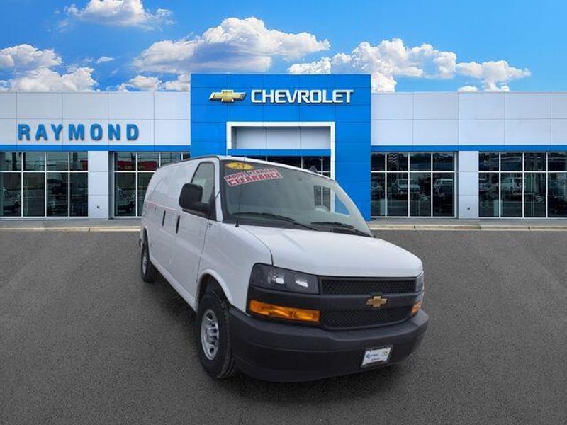New 2025 Chevrolet Express 2500 Work VanImage 7