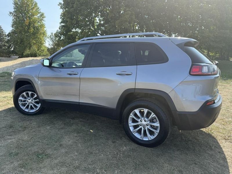 2021 Jeep Cherokee Latitude photo 5