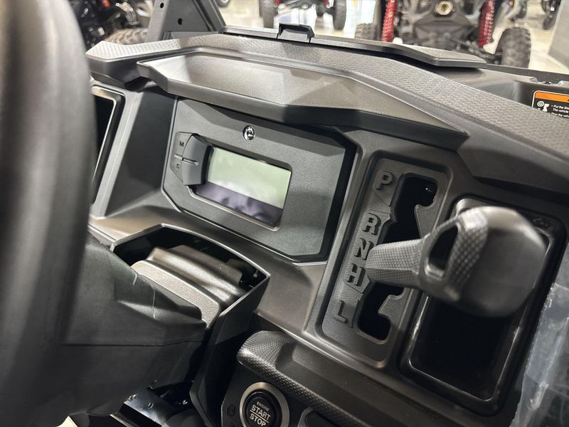 New 2026 Can-Am DEFENDER MAX XT HD11 WITH 10.25 IN. INFOTAINMENT Image 28