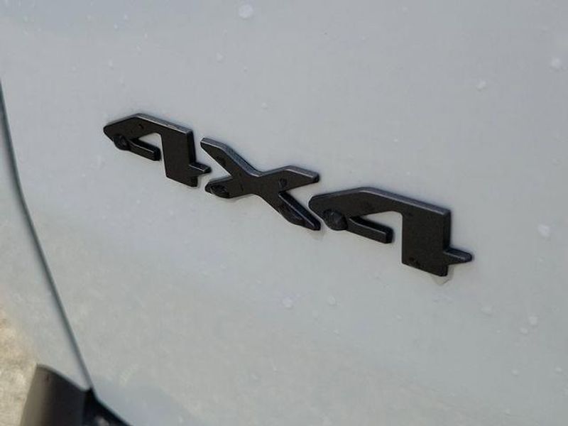 New 2026 Jeep Cherokee Overland 4x4