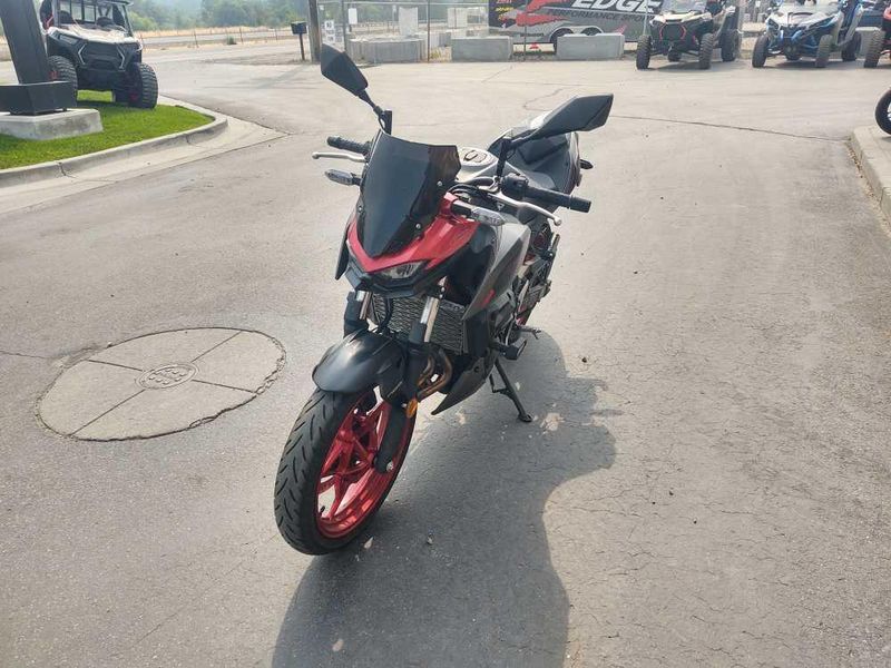 Used 2025 Kawasaki Z500 SE ABS 