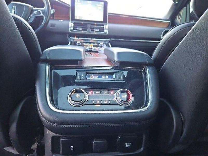 2018 Lincoln Navigator Select