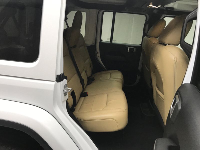 2019 Jeep Wrangler Unlimited SaharaImage 17