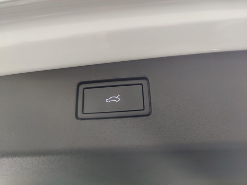 Used 2025 Volkswagen Tiguan SEL R-Line AWD w/Sunroof/NavImage 16