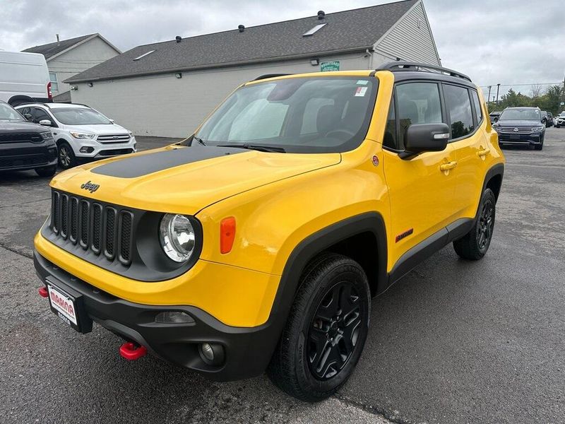 2018 Jeep Renegade Trailhawk photo 3