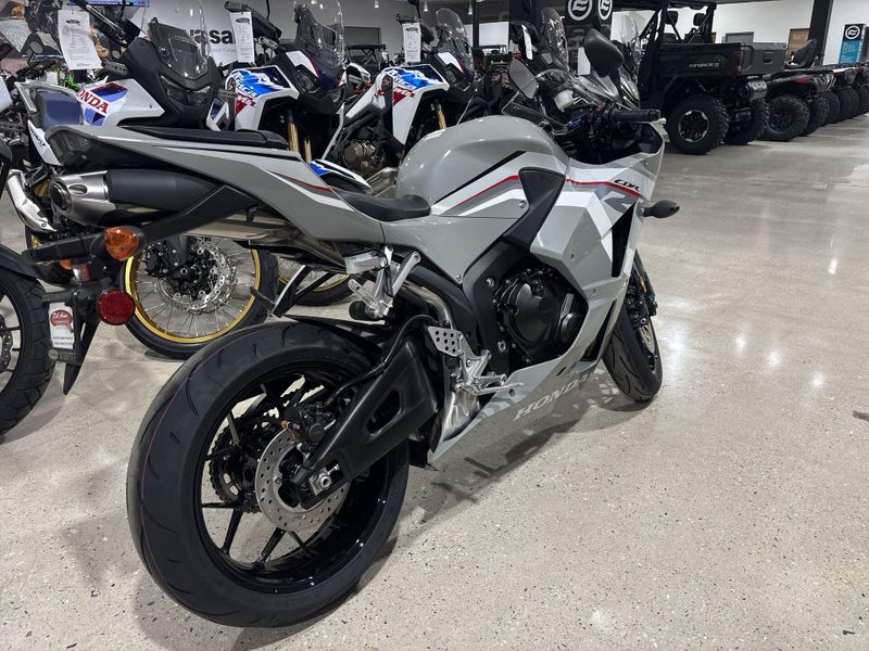 New 2026 Honda CBR600RR Image 25