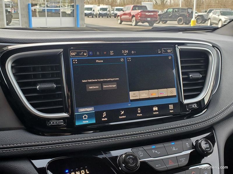 New 2026 Chrysler Pacifica Select