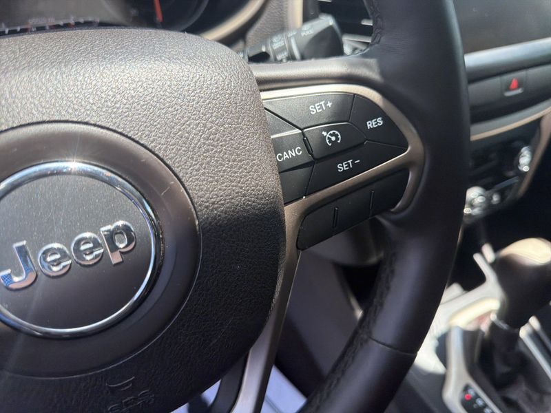 Used 2016 Jeep Cherokee TrailhawkImage 33
