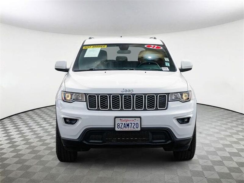 2021 Jeep Grand Cherokee Laredo XImage 3