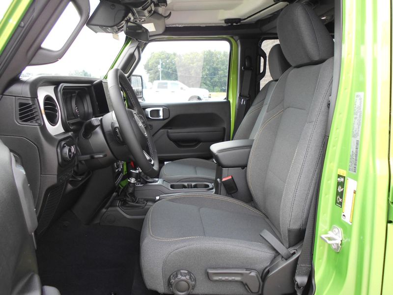 New 2025 Jeep Wrangler 4-door Sport SImage 6