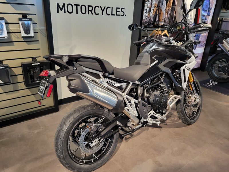 2024 Triumph Tiger 900 RALLY PRO Carbon Black / Sapphire Black 